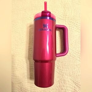 NIB Stanley Berry Truffle Limited Edition Valentines H20 Quencher Tumbler 30 Oz